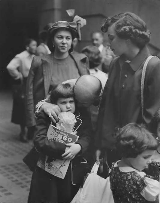 Penn Station, Girl being hugged, NYC, 1948<p>© Ruth Orkin</p>