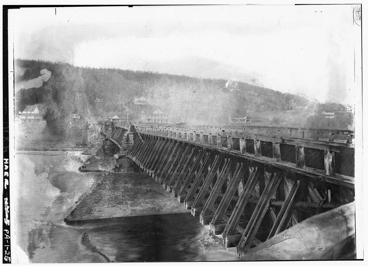 Delaware and Hudson Canal, Delaware Aqueduct, Spanning Delaware River, Lackawaxen, Pike County, PA<p>© David Plowden</p>