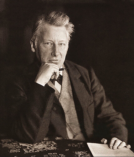 Portrait of Jacobus Henricus Van’t Hoff, Seated, Looking into Camera. (1904)<p>© Nicola Perscheid</p>