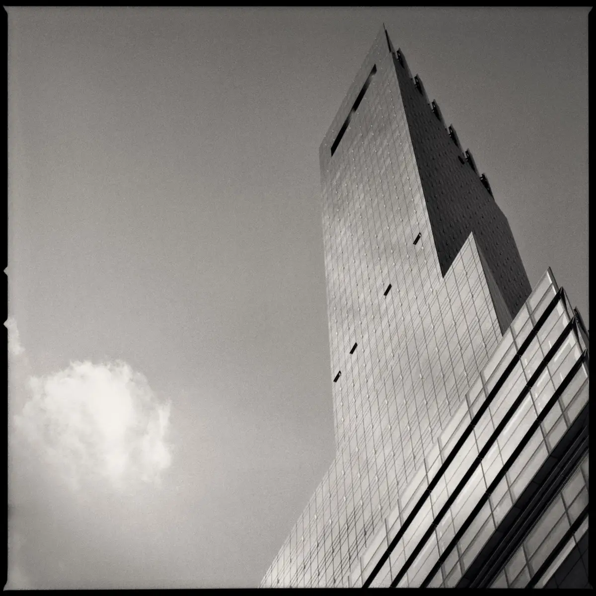 10 Columbus Circle, from the series Monolith<p>&copy; Sean Perry</p>