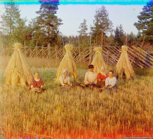 At Harvest Time, 1909 <p>© Sergey Prokudin-Gorsky</p>