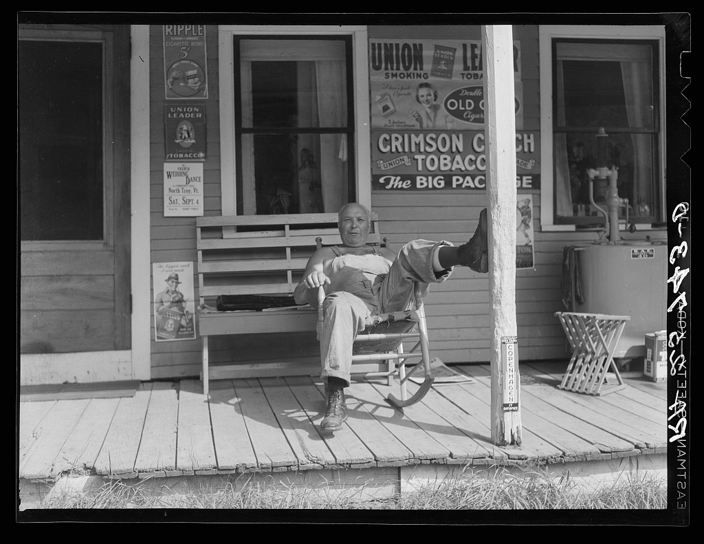 Storekeeper. Lowell, Vermont, by Arthur Rothstein, United States Office of War Information, Sept. 1937 - Library of Congress<p>© Arthur Rothstein</p>