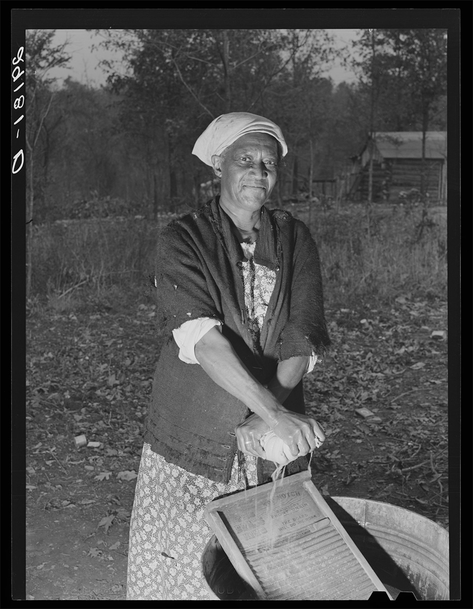 Evicted sharecropper’s wife. Butler County, Missouri, November 1939 - Library of Congress<p>© Arthur Rothstein</p>