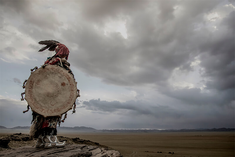 Shaman, Gobi Desert, Mongolia<p>© Chris Rainier</p>