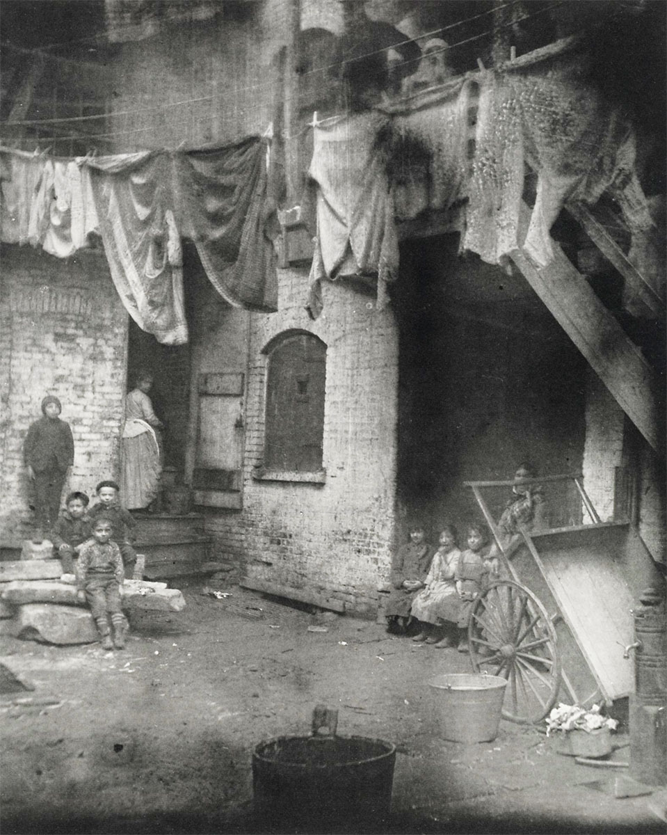 Mietshof, Unknown date<p>© Jacob Riis</p>