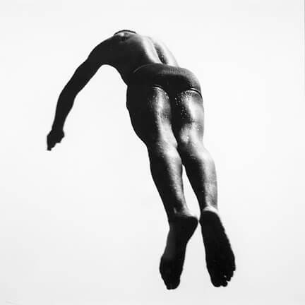 Pleasures and Terrors of Levitation #24 © Aaron Siskind Foundation, courtesy of Bruce Silverstein Gallery, NY.<p>© Aaron Siskind</p>