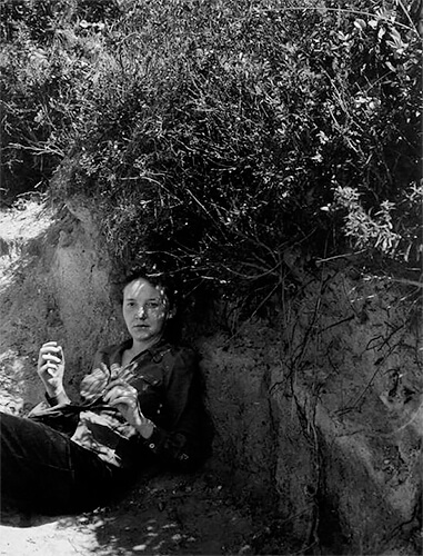 Sandy, 1943 © Aaron Siskind Foundation, courtesy of Bruce Silverstein Gallery, NY.<p>© Aaron Siskind</p>