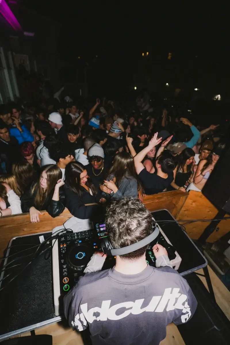 <p>© Carlos Salinas</p>