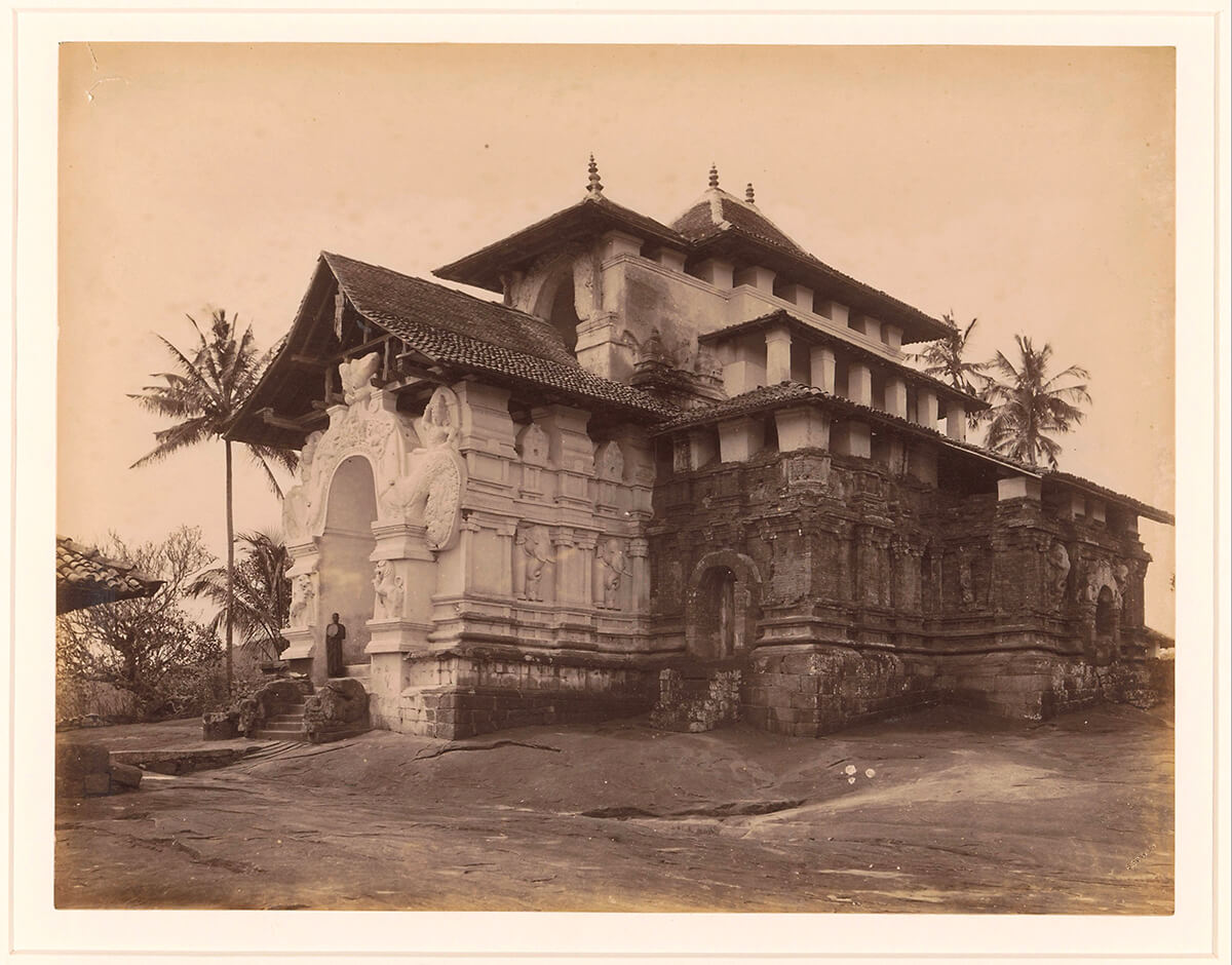 Buddhist Temple in Ceylon, between 1850 and 1900<p>© Charles Scowen</p>