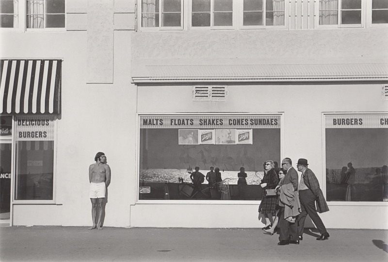 Untitled (People outside diner) Venice Boardwalk, CA, c. 1970’s<p>© Ed Sievers</p>