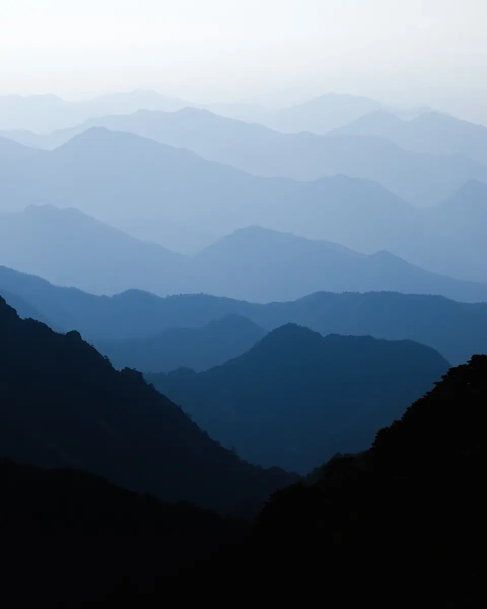 Blue Yellow Mountain<p>© Eric Seidner</p>