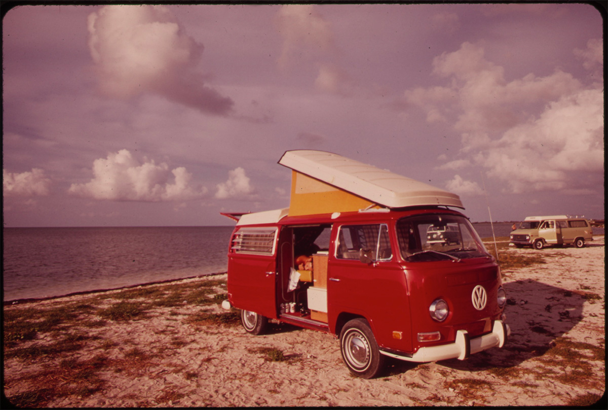 BEACH AT LITTLE DUCK KEY. CAMPING IS POPULAR THROUGHOUT THE KEYS, AND MANY HAVE LARGE COMMERCIAL FACILITIES, June 1973 - NARA<p>© Flip Schulke</p>