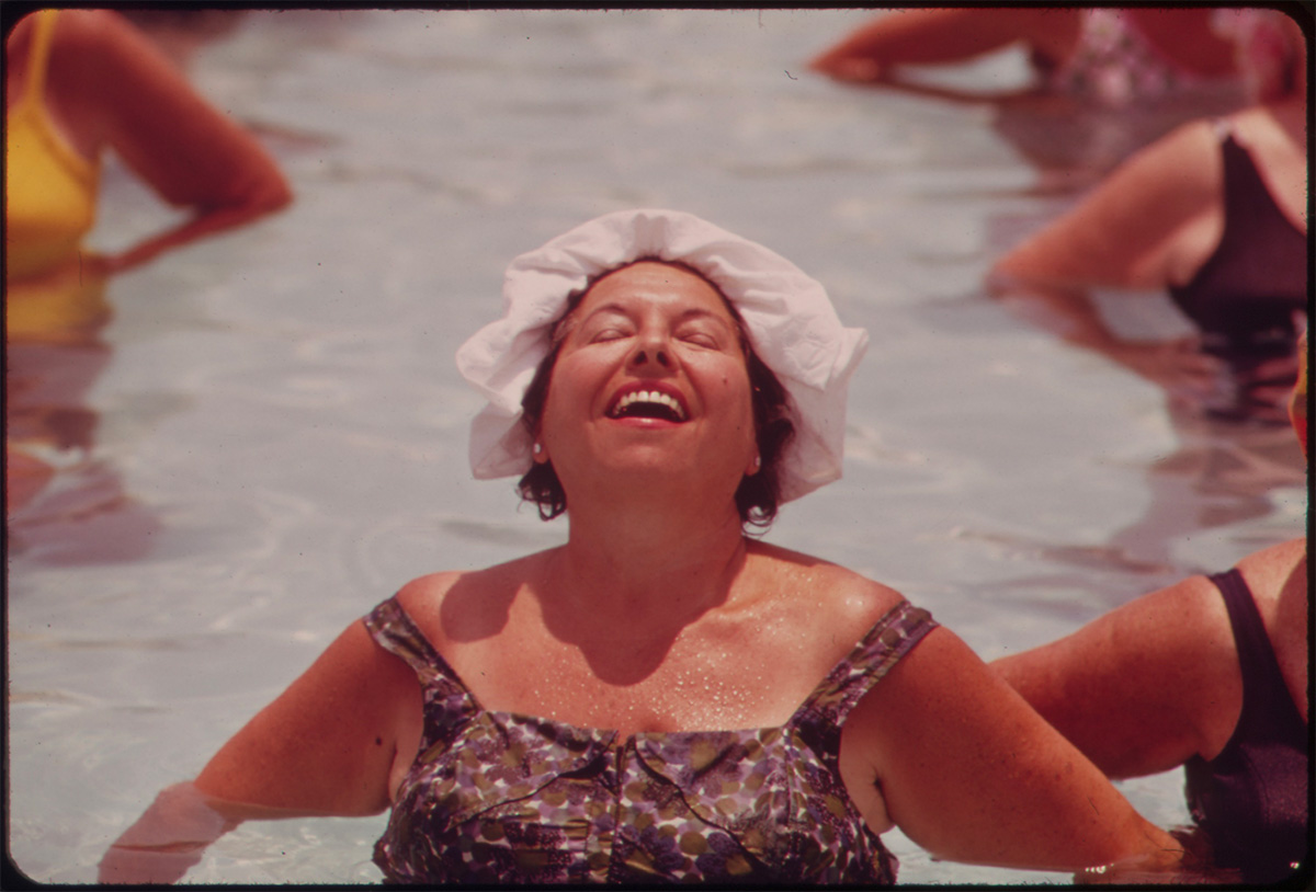 ORGANIZED DAILY EXERCISES AT THE CENTURY VILLAGE RETIREMENT COMMUNITY, June 1973 - NARA<p>© Flip Schulke</p>