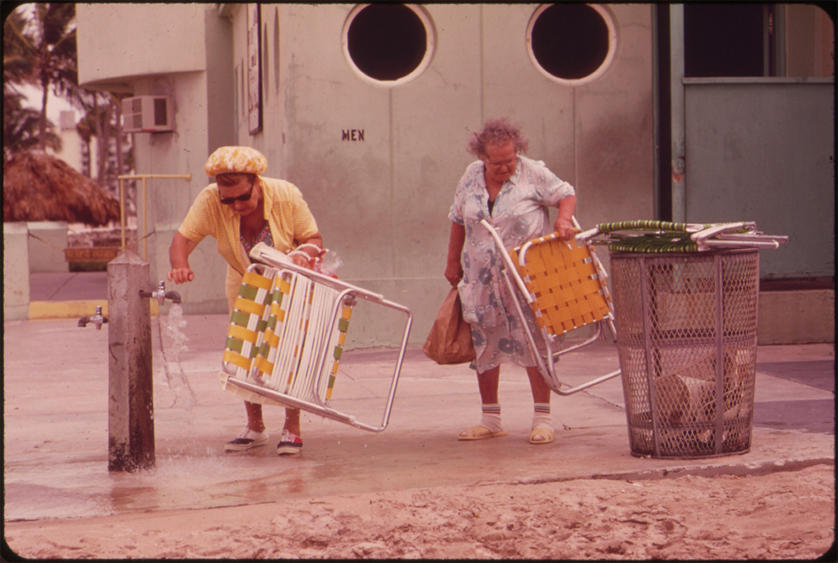 MEMBERS OF THE LARGE RETIREMENT POPULATION OF SOUTH BEACH, June 1973 - NARA<p>© Flip Schulke</p>