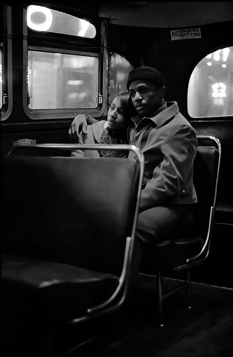 Love On The Bus, Chicago, IL, 1967<p>© John Simmons</p>