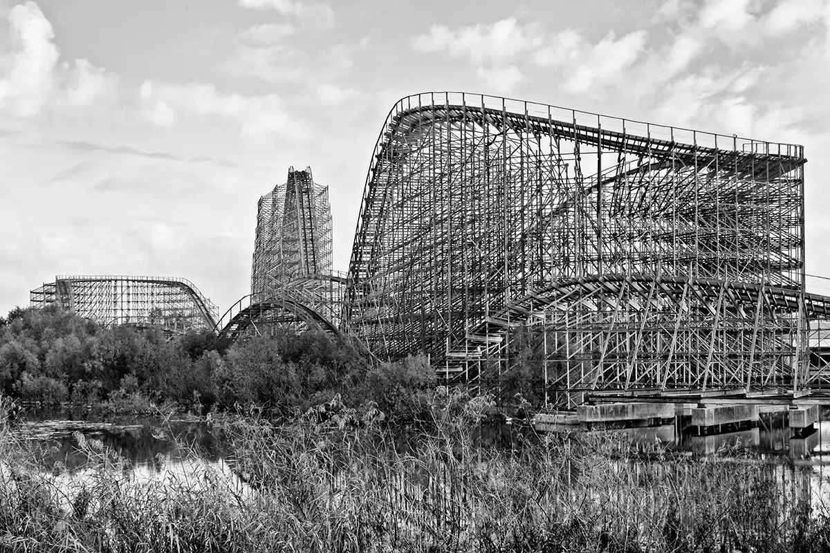 Dragon 2, Highway 90, Beyond the Rigolets<p>© Les Schmidt</p>