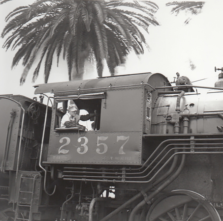 S.D. #362 Leaving for El Centro (at San Diego, CA), 1949<p>© Richard Steinheimer</p>