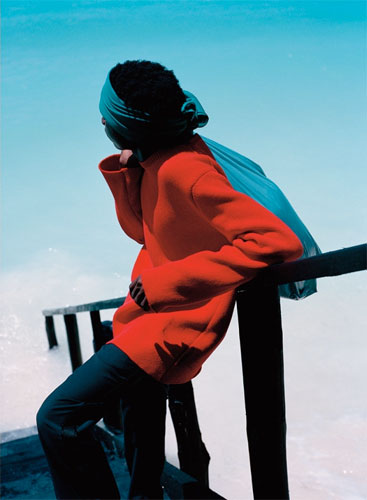 IGNANT - Photographer Viviane Sassen and the Tokyo branch of