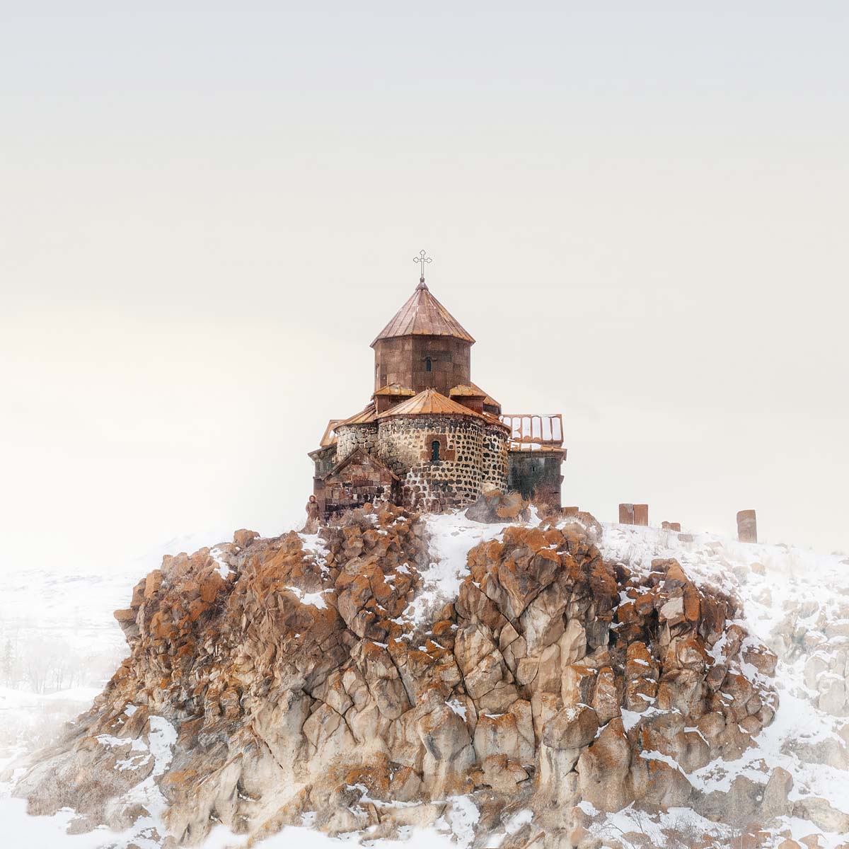 Stone and Candle: Hayravank Monastery<p>© Ted & Nune</p>