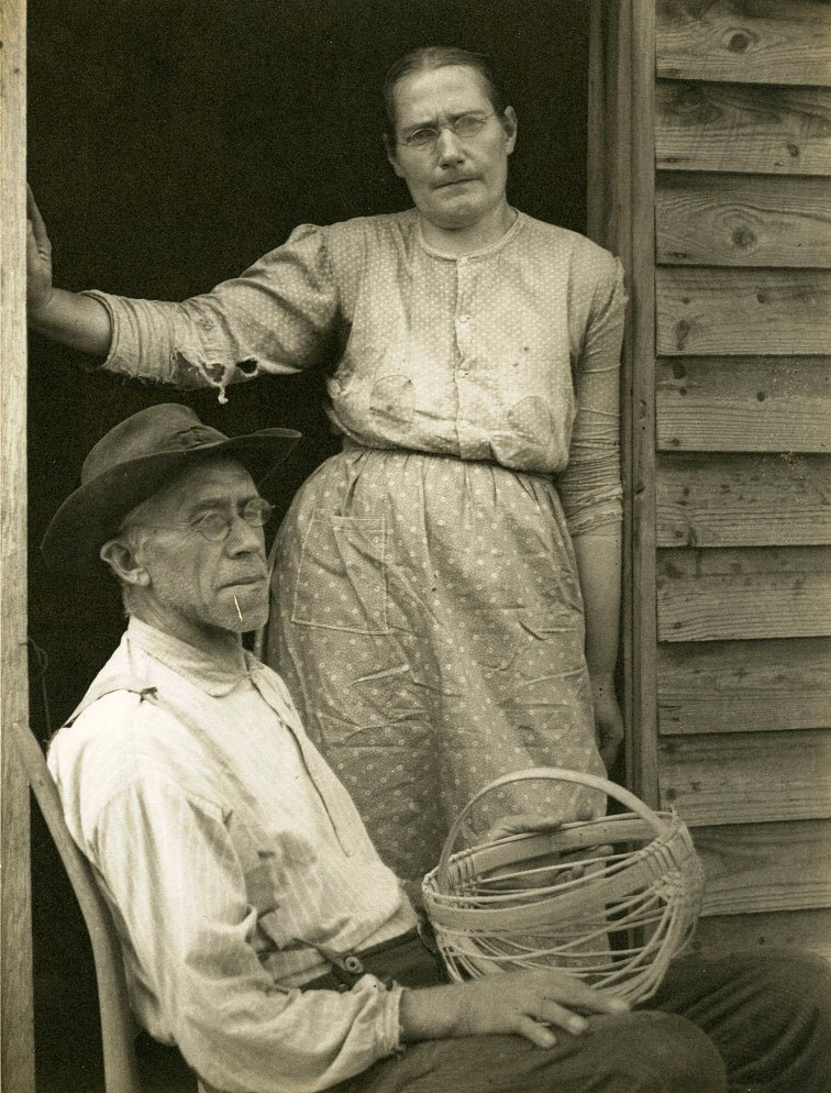 Older Apalachian couple, circa 1920<p>© Doris Ulmann</p>