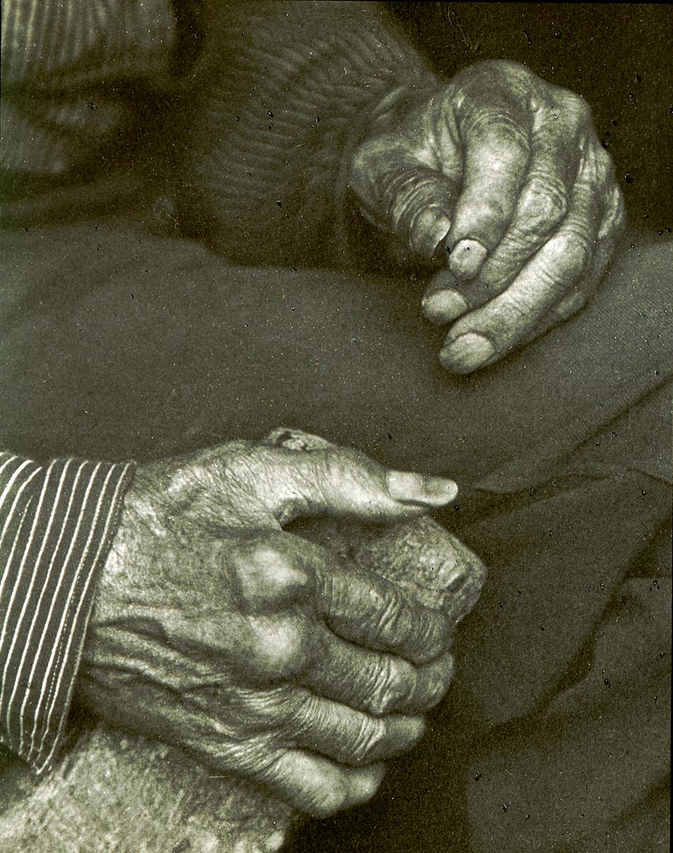 Laborer’s hands, 1925 or earlier - Library of Congress Prints and Photographs Division, Warren and Margot Coville collection<p>© Doris Ulmann</p>