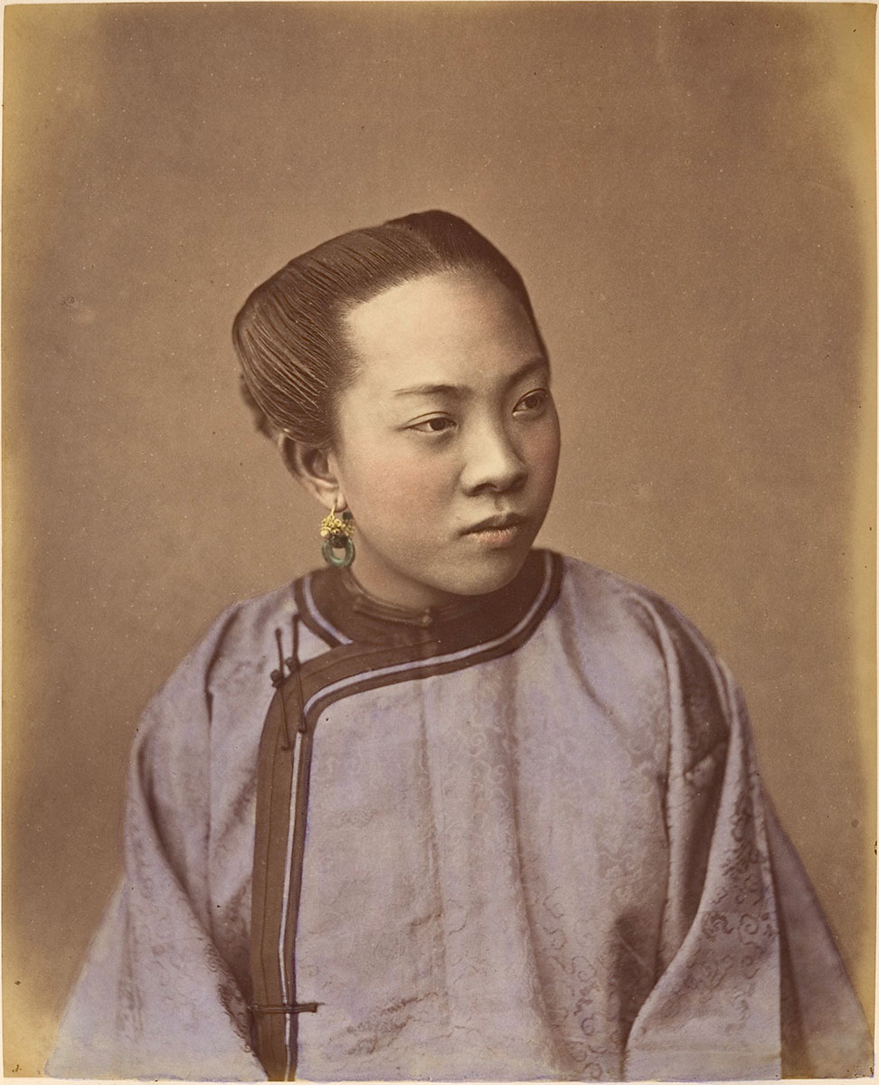 Fille de Shanghai, 1870s - Gilman Collection, Museum Purchase, 2005, Metropolitan Museum of Art<p>© Baron Raimund von Stillfried</p>