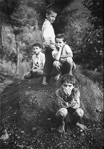 First Harvest of Freedom, Albania, 1990<p>© Jacko Vassilev</p>