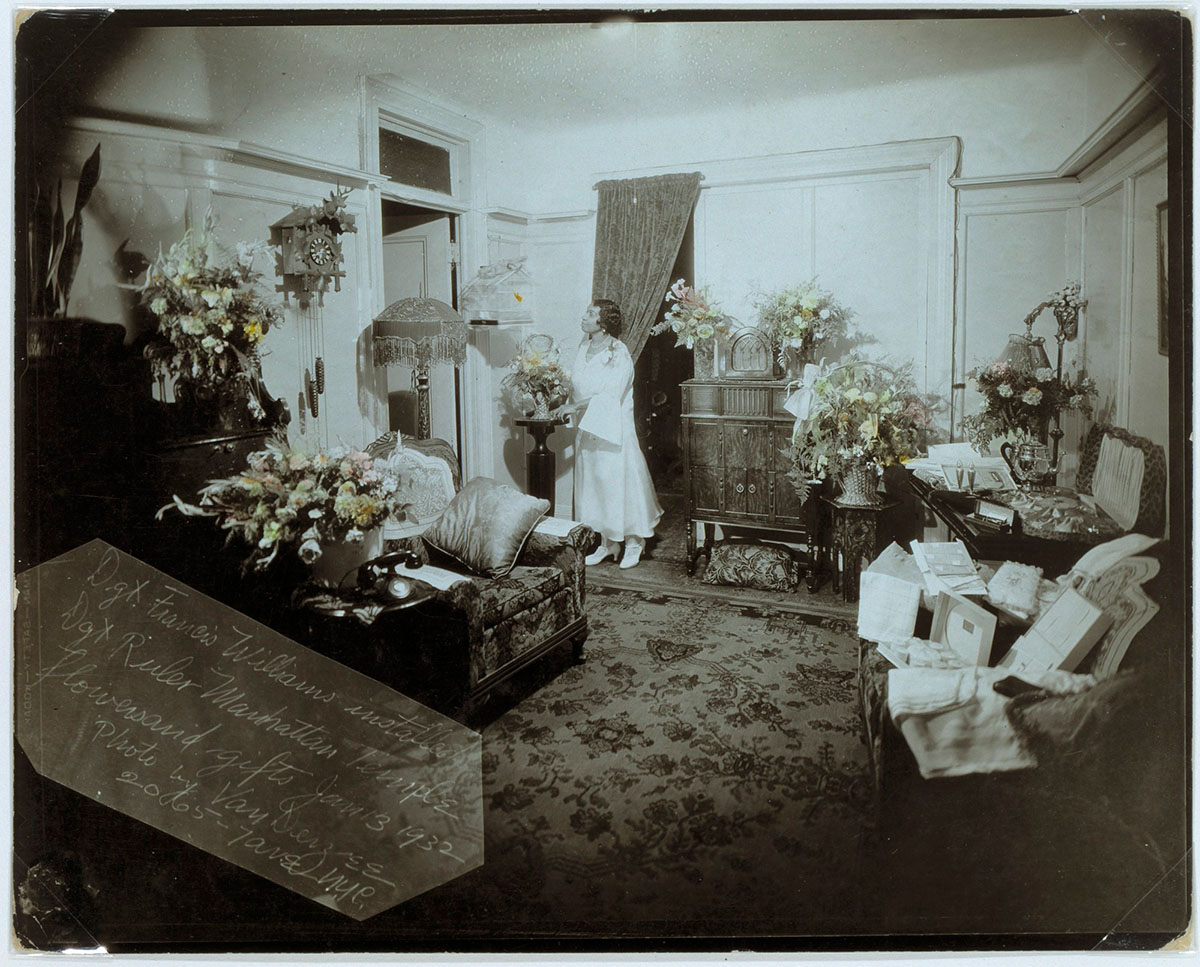 Frances Williams at home after being installed as head of the Manhattan Temple Bible Club by James Van Der Zee, 1932 © Smithsonian American Art Museum<p>© James Van Der Zee</p>