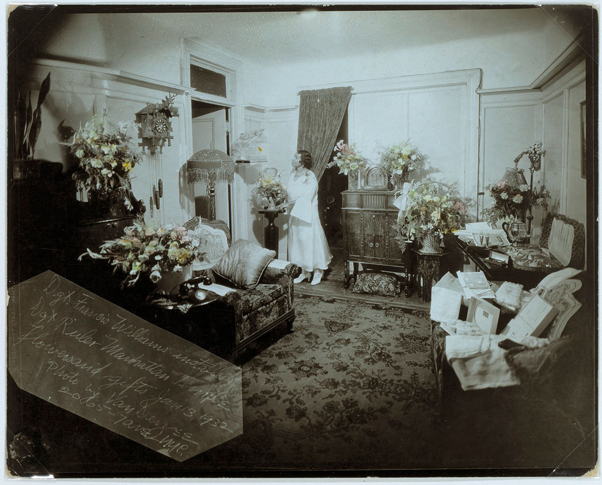 Frances Williams at home after being installed as head of the Manhattan Temple Bible Club by James Van Der Zee, 1932 © Smithsonian American Art Museum<p>© James Van Der Zee</p>
