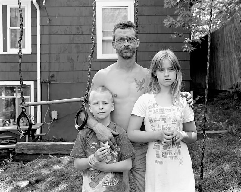 Charles, Keith, and Jessica Morlan, Akron OH, 2003<p>© Joe Vitone</p>