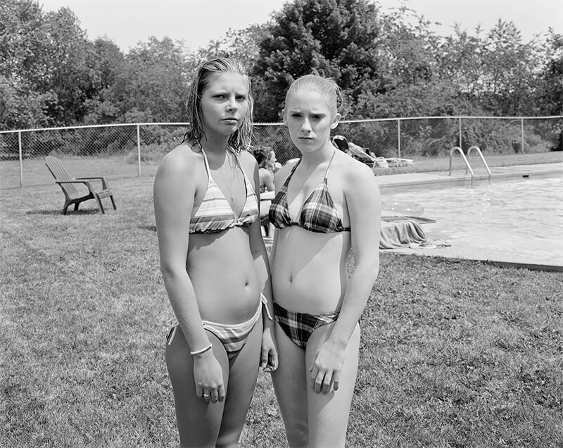 Friends Ashley Hummel and Laura Paradis, Barberton, OH, 2003<p>© Joe Vitone</p>