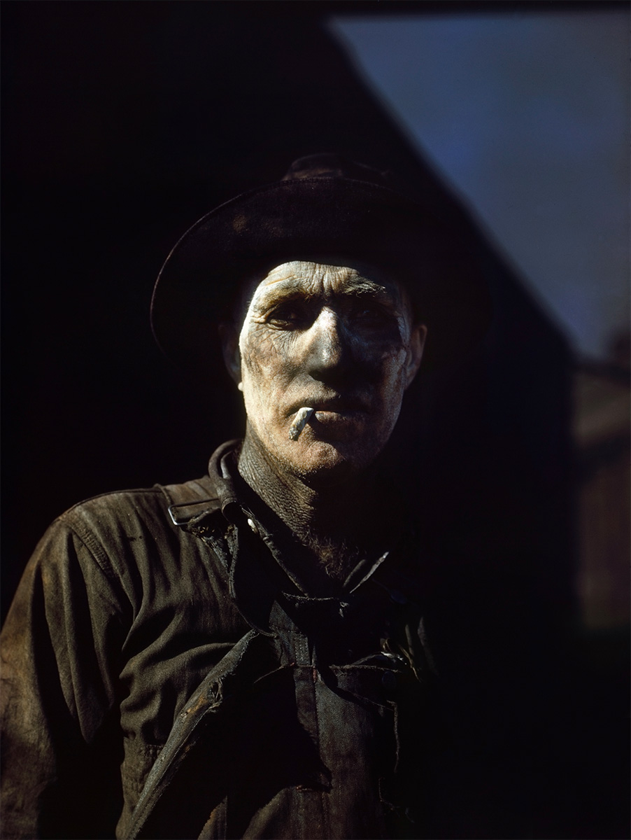 Worker at a carbon black plant, Sunray, Texas, United States, 1942 - Library of Congress<p>© John Vachon</p>