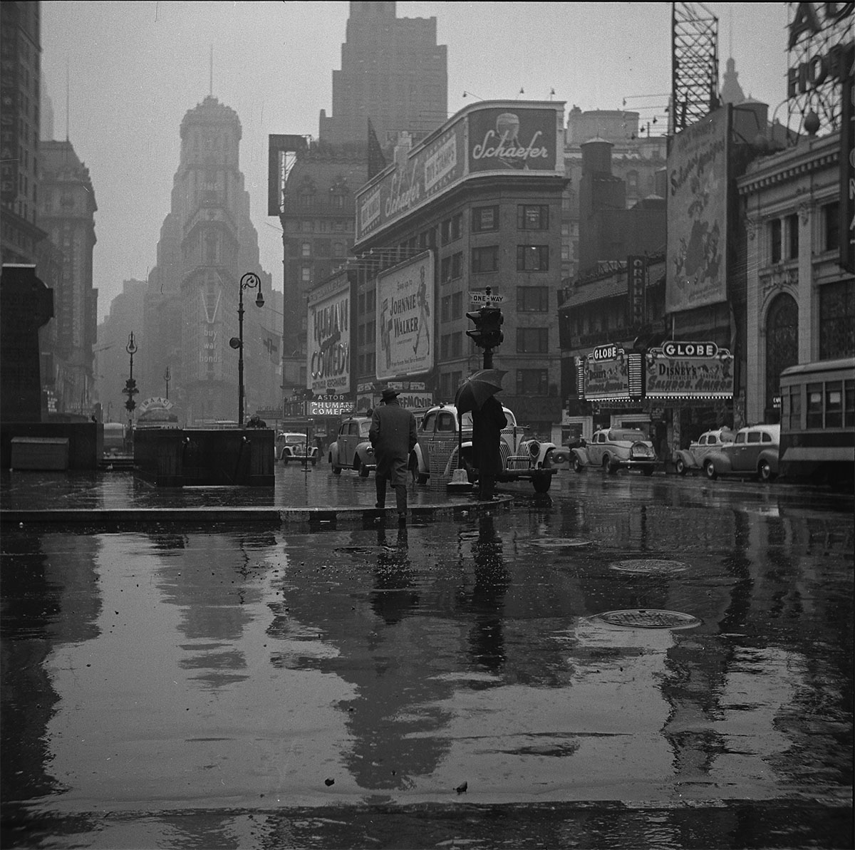 Times Square, New York City, on a rainy day, March 1943 - Library of Congress<p>© John Vachon</p>