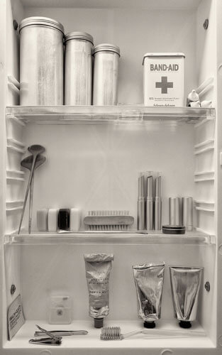 Medicine Cabinet, Oregon, 2008<p>© Cara Weston</p>