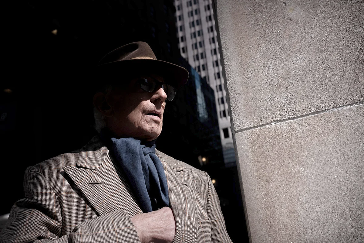 5th Avenue, NYC<p>&copy; Garry Waller</p>
