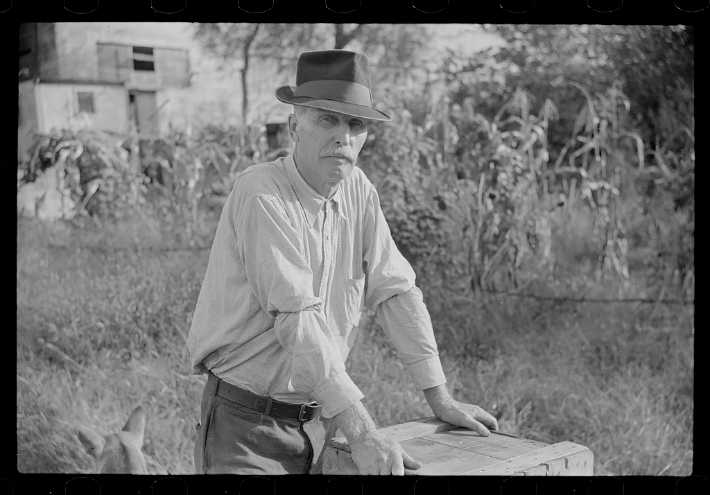 Man living in shack by river, Charleston, West Virginia, 1938<p>© Marion Post Wolcott</p>