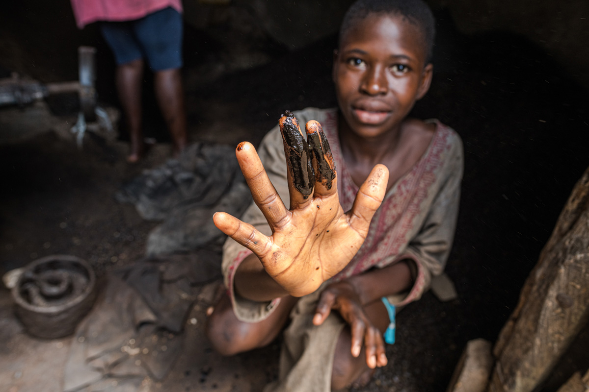 Project Palm Oil (Judging 1 a day from your 1200 smartphone) - Dompoase, Ghana at - 24 mm on 24.0 mm f-1.8 for 1-125 sec at f - 5.0 at - ISO 400<p>© Rico X.</p>