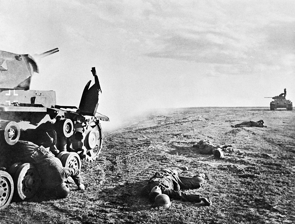 Tank fight near Stalingrad, 17 June 1942 - Common RIA Novosti archive<p>© Georgi Zelma</p>