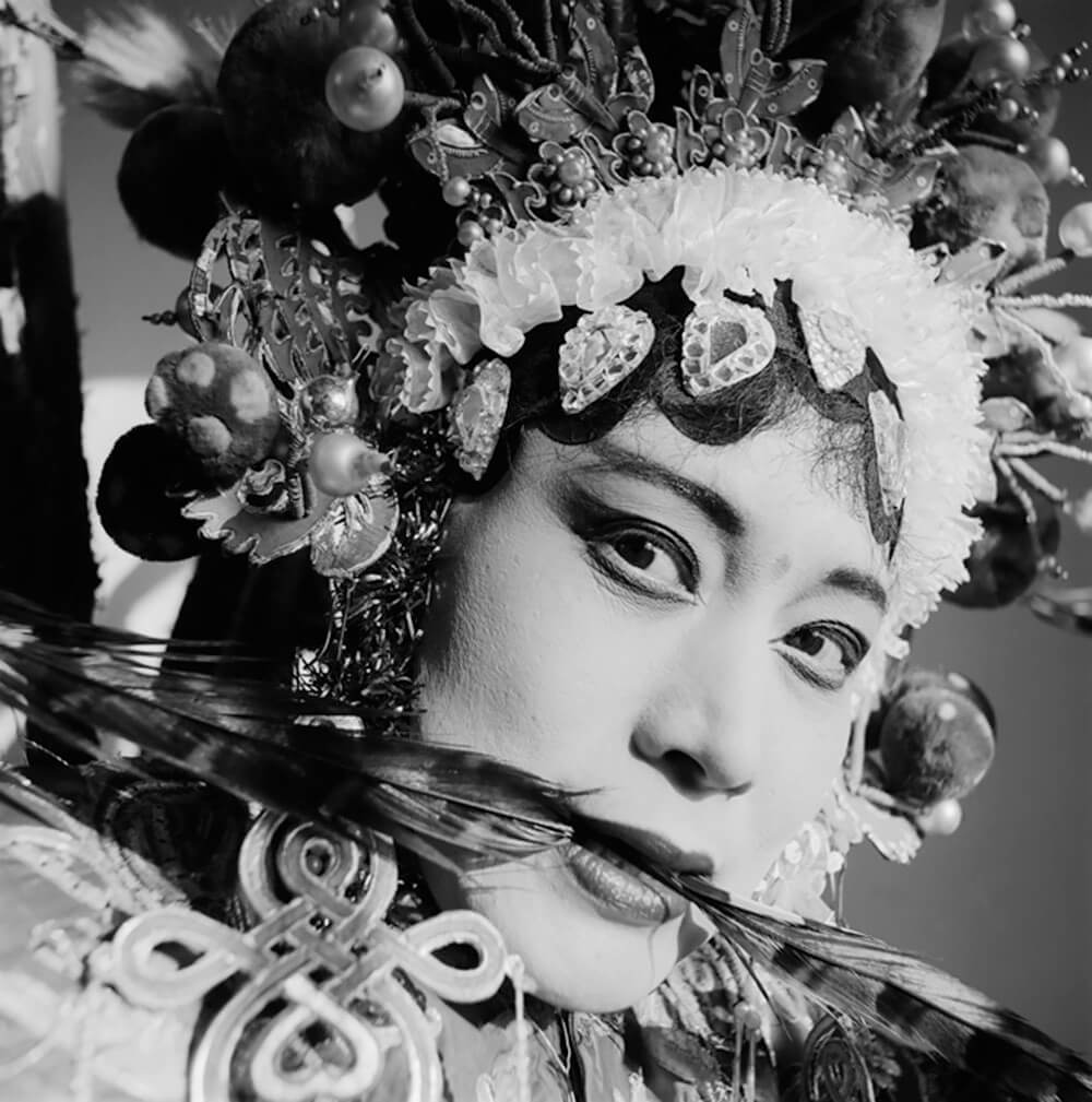 An Actress of Hebei Opera, Huoshentai, Henan Province, 2000<p>© Liu Zheng</p>